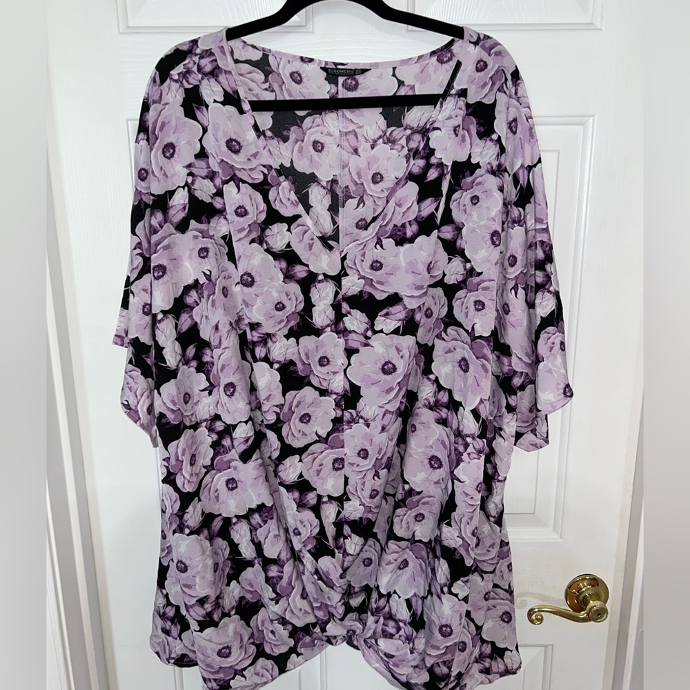 Womens short sleeve purple w/ flower print size 30 never worn
